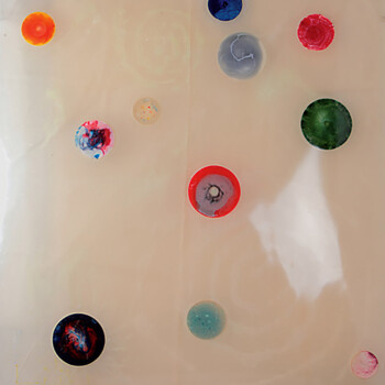 2007, lastra in resina a spessore, terre rare luminescenti, cerchi in resina inglobati, cm 110 x 120