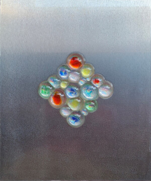 ciclo delle sfere, cm 60x50, resine, vetri e dibond su tavola, 2019