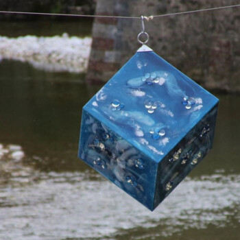 cubo cm 60x60, installazione sull’alveo del fiume a Seravezza, manifestazione CIBART 2019