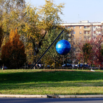 Installation auf einem Kreisverkehr in Novate Milanese, 2014, h. 5 m, Ø 2
